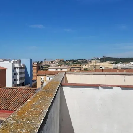 Céntrico ático En Con Parking. Appartamento *