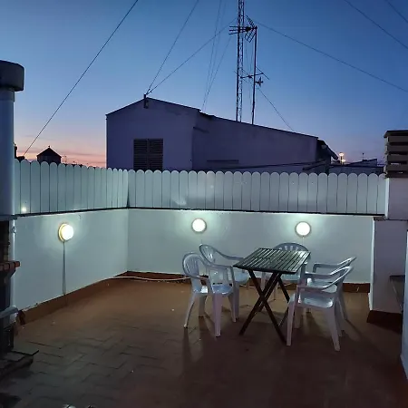 Céntrico ático En Con Parking. Appartamento *